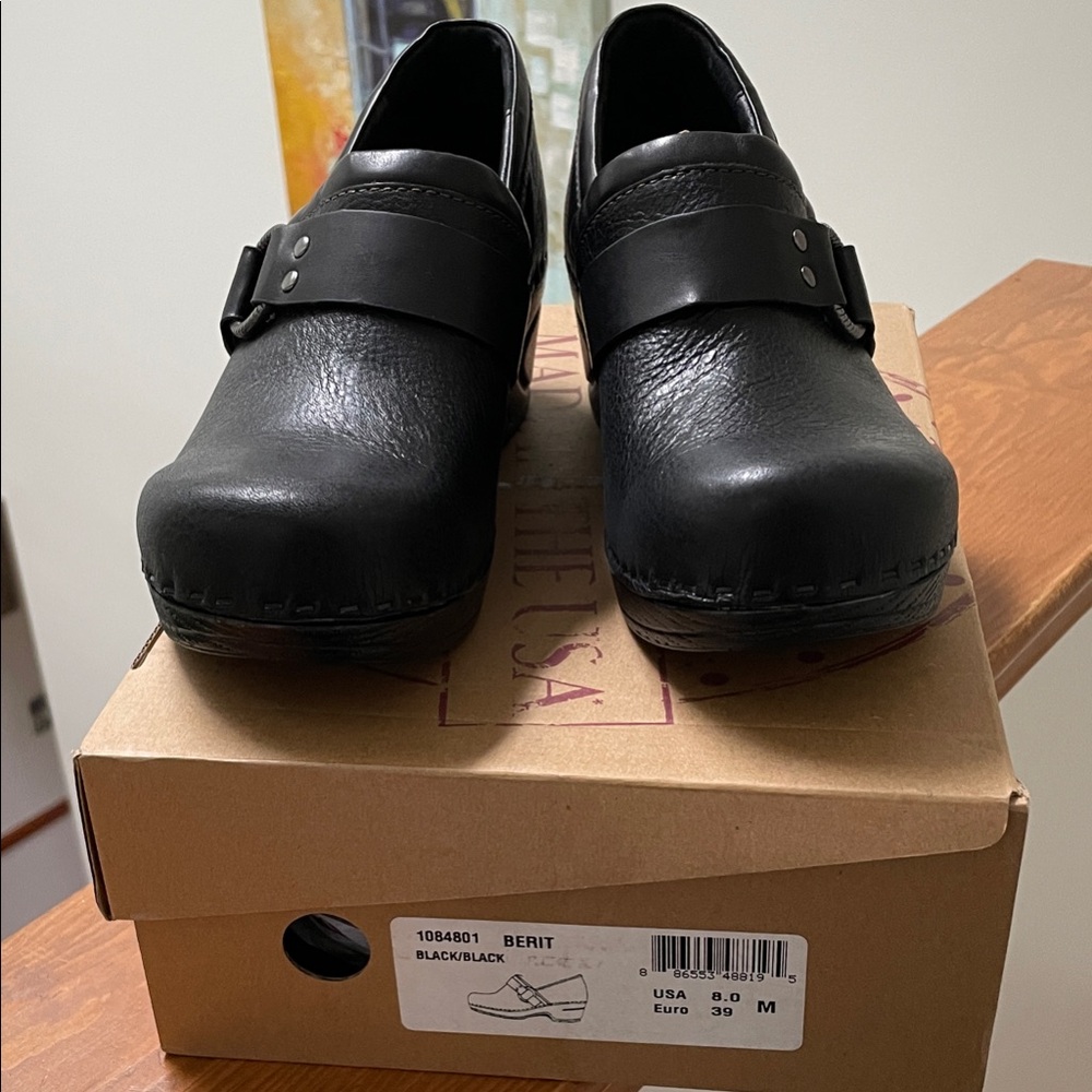 Sofft Black Leather Clogs never worn